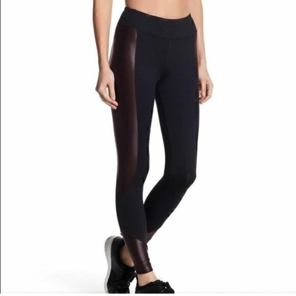 Koral Chocolate Curve Mid Rise Cropped Leggings sz Xsmall worn one time